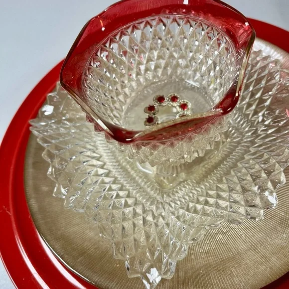 Glass Art Flower, 11 inches, red and Gold, Indiana Glass Diamond point glass - Picture 7 of 9